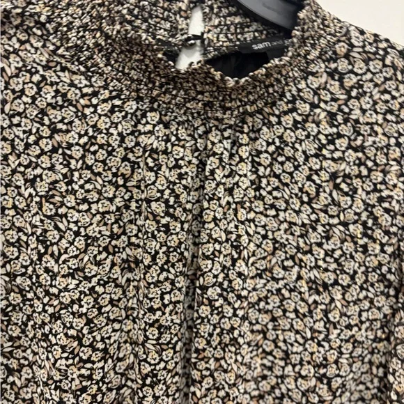 Chic Black and White Floral Midi Dress - Picture 7 of 9